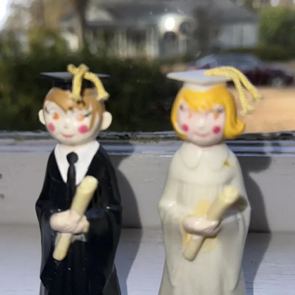 Two vintage 1972 Wilton male & female‎ graduate hard plastic cake toppers